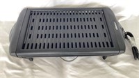 C5) Electric grill. Very clean. Untested.