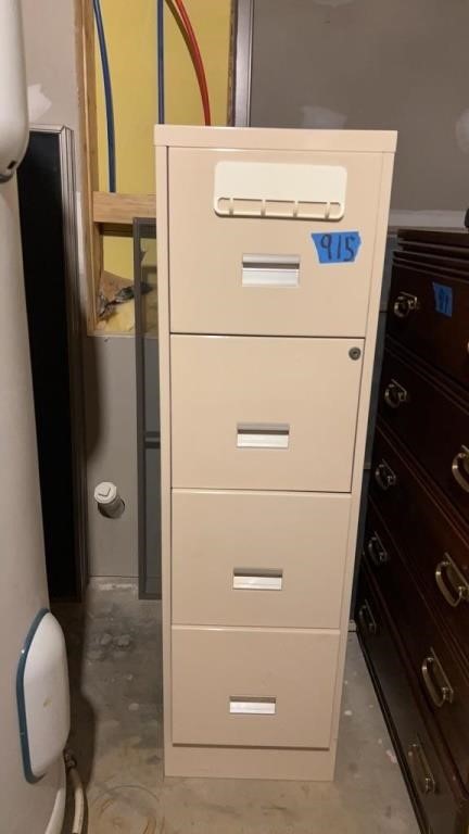 Four drawer file cabinet 15 x 18 x 52