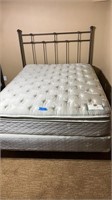 Queen sized bed w/frame Tiffany mattress