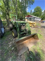 John Deere 850 tractor w/ 75 Loader