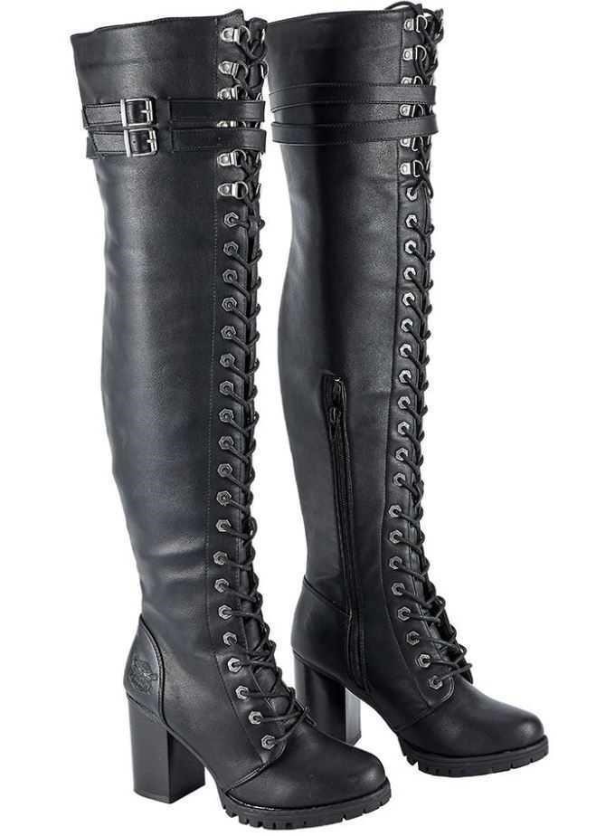WOMAN’S HIGH LACED BOOTS