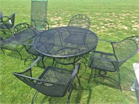 4-Chair Wrought Iron Patio Set - Round Table