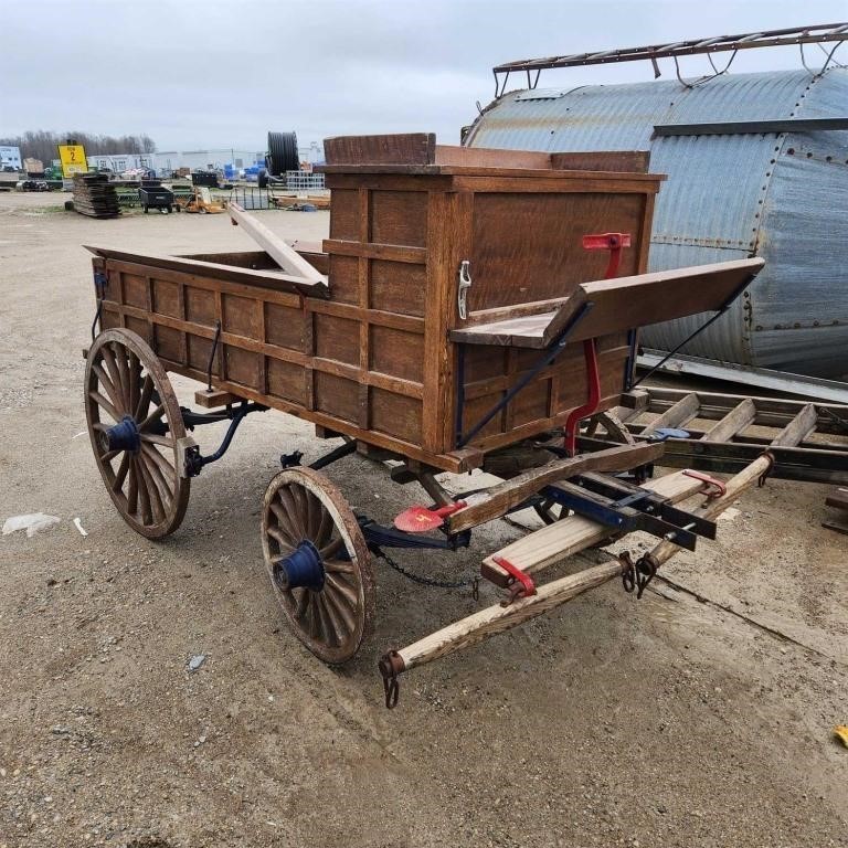 Horse Drawn Wagon w brakes in good condition