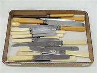 TRAY: ASSORTED VINTAGE KNIVES