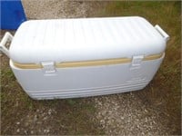 Igloo 35 Gallon Ice Chest / Cooler