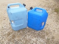 2pc - 5 Gallon Water Cans