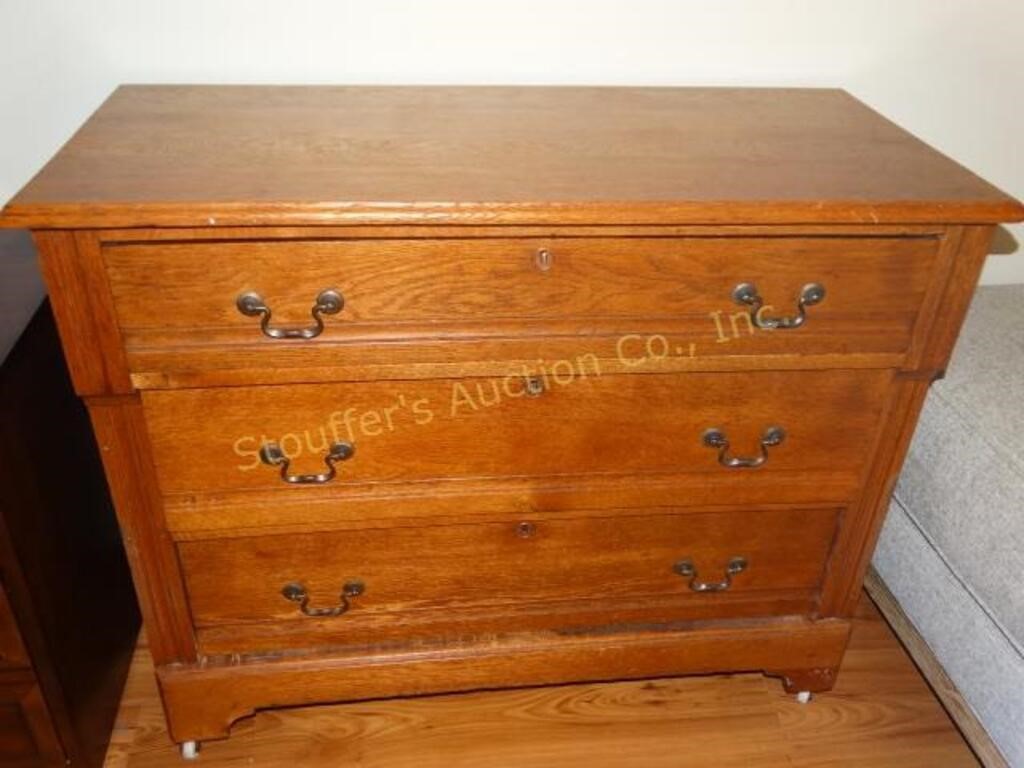 Antique oak dresser, 3 dovetailed drawers on