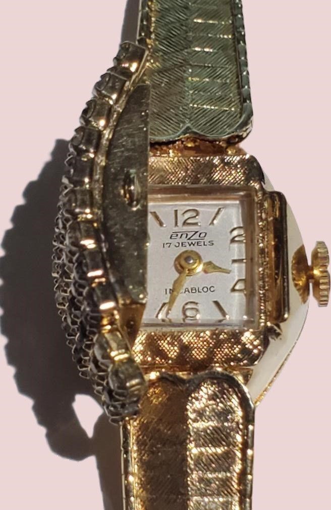 VINTAGE GOLD ENZO 17 JEWELS INCABLOC SWISS MADE