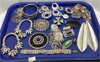 Jewelry - tray lot includes necklaces with