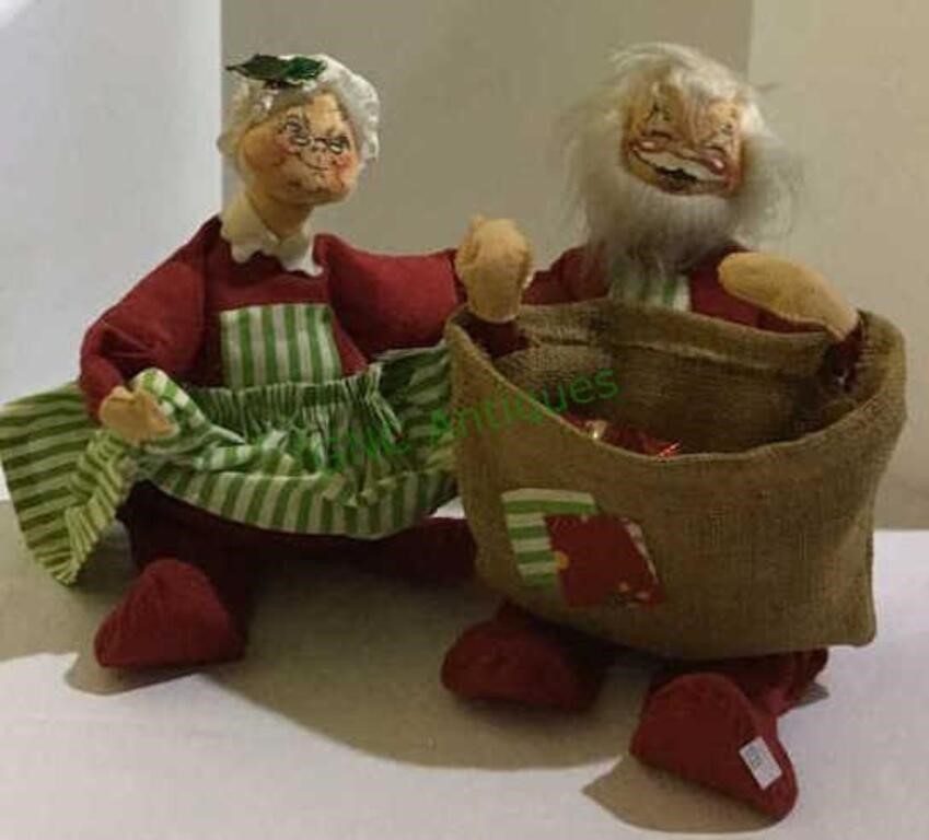 Vintage Annalee collector Mr. and Mrs. Claus