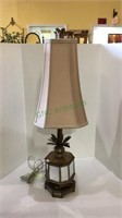 Very nice accent table lamp with mirrored center