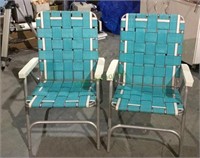 Pair of nice sturdy vintage folding lawn chairs