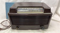 Vintage General Electric model C 356 Radio.