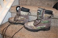 SIZE 9 HUNTING BOOTS