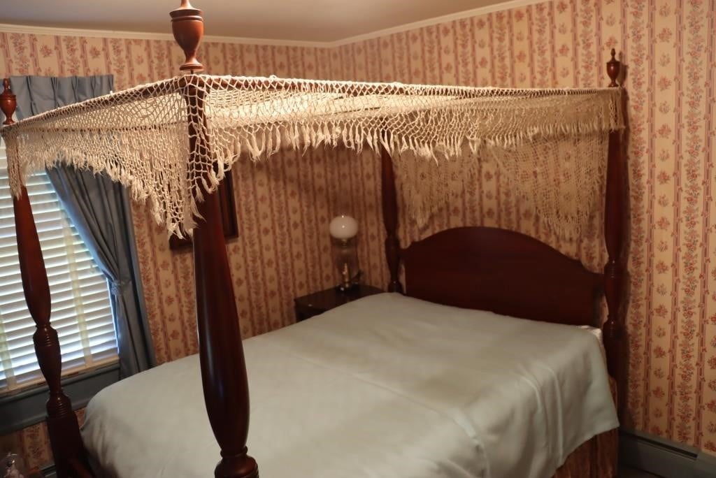 Mahogany 4 post bed with canopy (double/full)