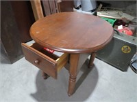 ROUND 1 DRAWER SIDE TABLE