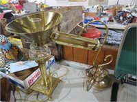 2 VINTAGE BRASS TABLE LAMPS