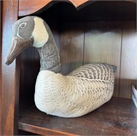 Stuffed Goose ( NO SHIPPING)