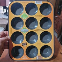 muffin tray - new