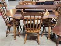 WOOD DINING TABLE W/ CHAIRS