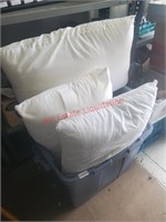 Pillows (Connex 1)