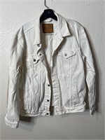 White Big E Levi’s Jacket