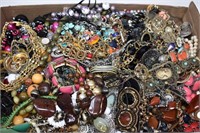 Necklaces, Bracelets and Earrings. 250 Pieces