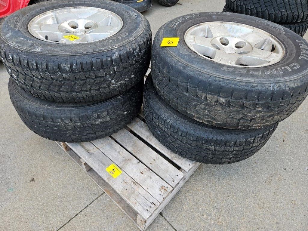 (2) ATTURO 33X12.50R20 TIRES AND (4) TRAIL