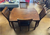 Table with chairs ( NO SHIPPING)