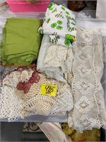 GROUP OF DOILIES, VINTAGE SOFT GOODS