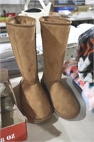 PAIR OF ESKIS SIZE 8 BOOTS