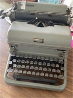Vintage royal typewriter. Garage