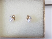10K GOLD STUD  EARRINGS WITH PEARLS