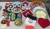 KNITTED DOILIES - KNITTED HOLIDAY MAGNETS AND P
