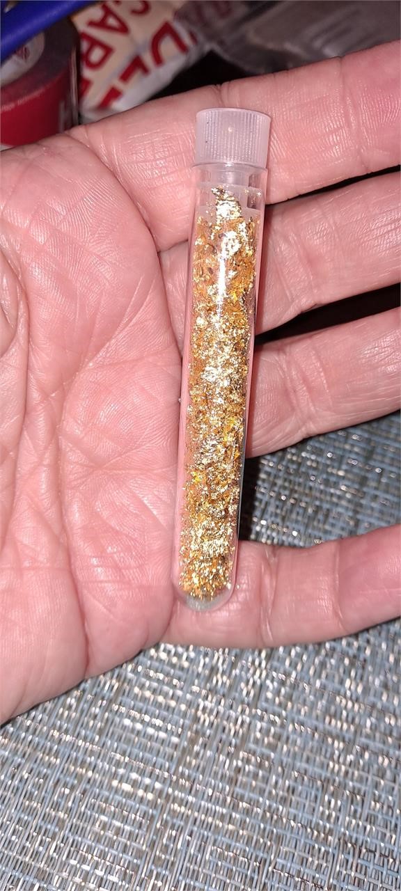 Gold flakes