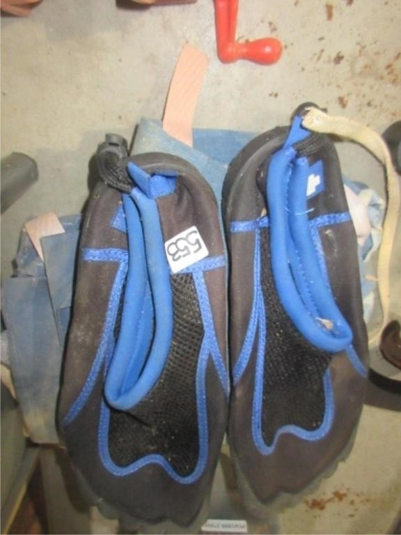 Water shoes sz10/11 and aprons