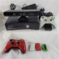 Xbox 360 w/ connect and controllers, turns on