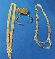 Bag- Gold Tone Fashion Jewelry