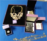 Bag- Suzanne Somers Jewelry 5 Pieces, Necklace