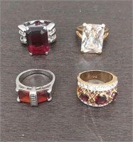 4 Fashion Jewelry Rings w/Simulated Stones