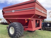J & M 875-18 grain cart