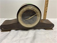 Forestville clock with key-untested