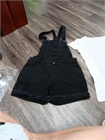 New denim shorts jumper with 2 shirts....size
