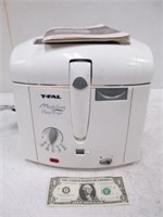 T-Fal Magiclean Deep Fryer - Powers ON - Not