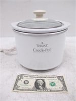 Small Rival White 3215 Crock Pot - Powers On &