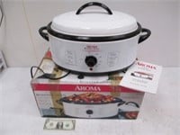 Aroma 8 Quart Roaster Oven in Box w/ Manual -
