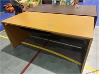 COMPUTER DESK (NO DRAWERS) - LIGHT WOOD (LOCATED