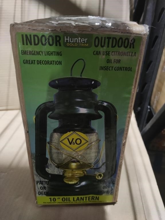 Indoor/outdoor 10" Oil Lantern