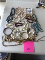 Costume jewelry lot #181