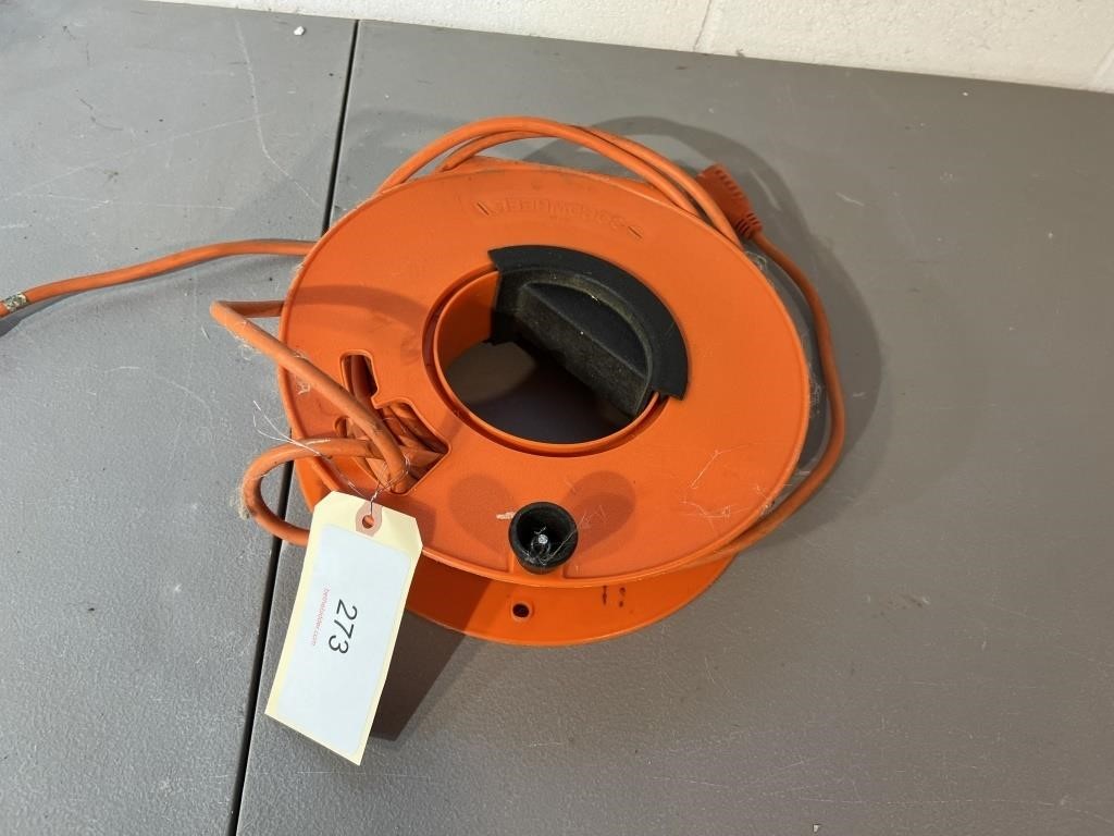 EXTENSION CORD REEL WITH CORD